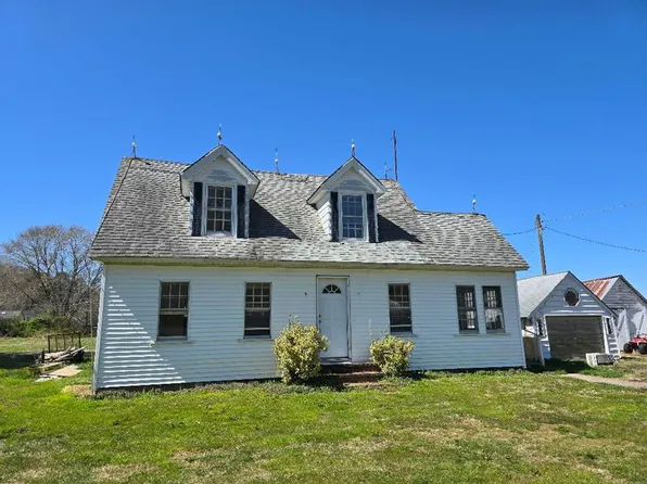 27277 Main St, Hallwood, VA 23359