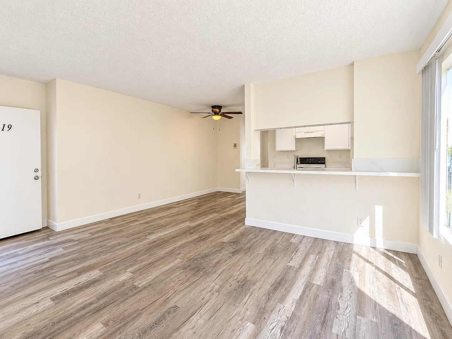 1 bed, 650 sqft, $1,900 — Photo 2