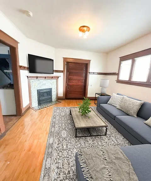1018 E Nora Ave — Photo 8