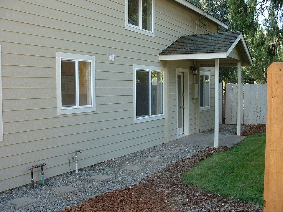 Rear 2 story garden cottage