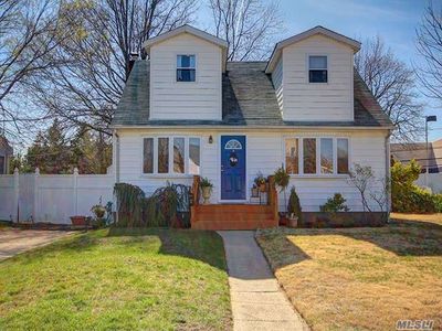 41 Cardinal Rd, Levittown, NY, 11756