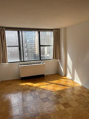 Rented by R New York | media 19