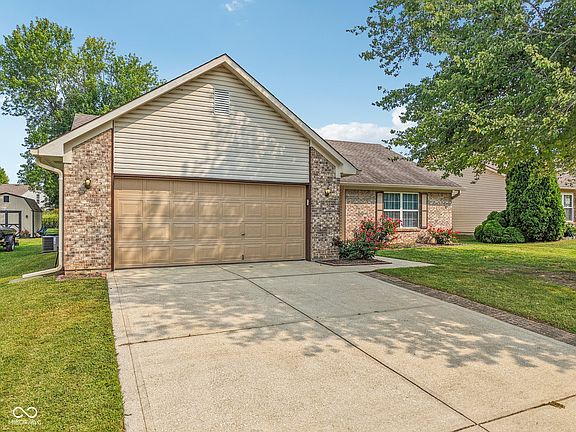 2nd image of 1119 Enchanted View Dr