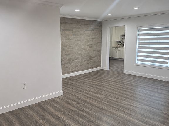 3rd image of 7181 Pines Blvd