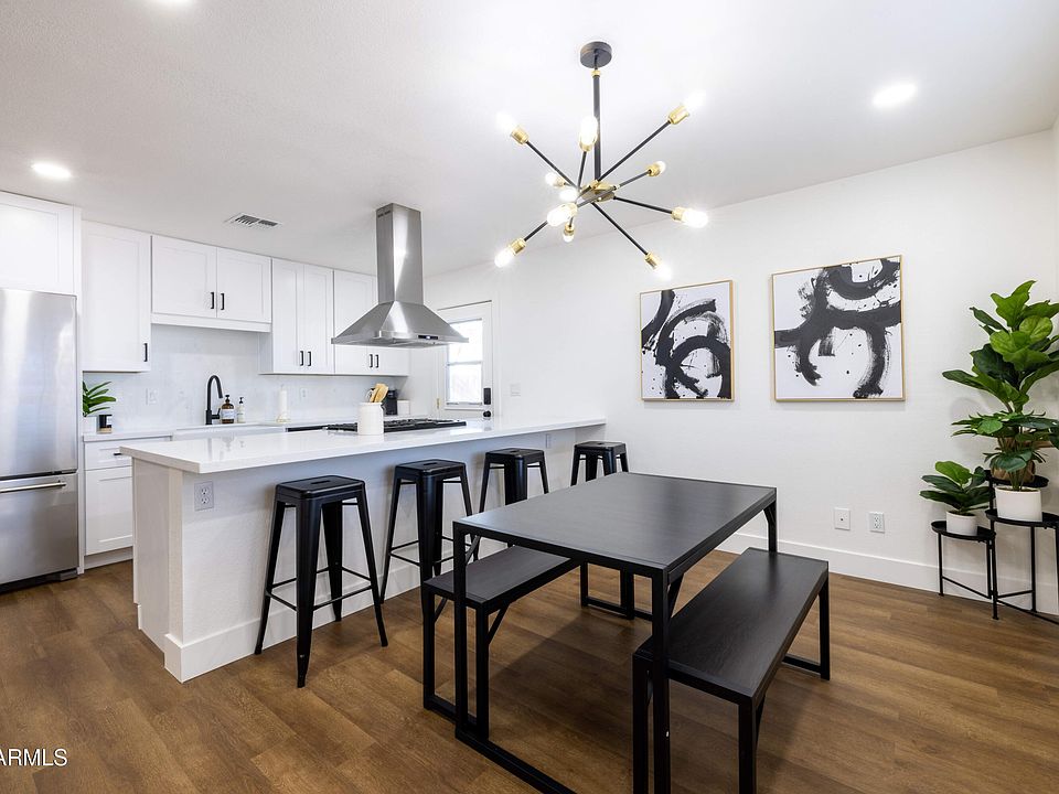 1st image of 216 E WASHINGTON Avenue