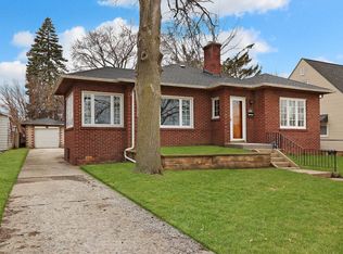 814 Westmoreland Ave, Waukegan, IL 60085