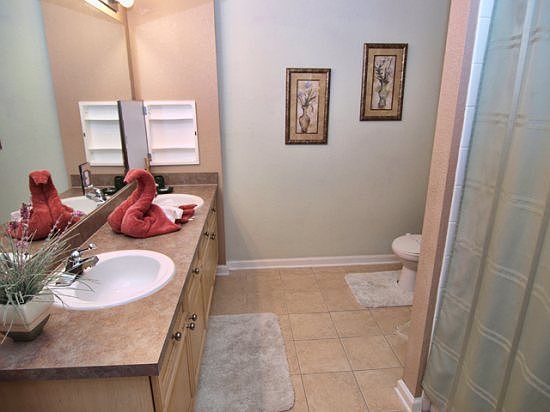 TR3C601-Master-Bathroom