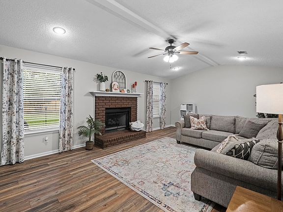 5th image of 110 Winona Dr