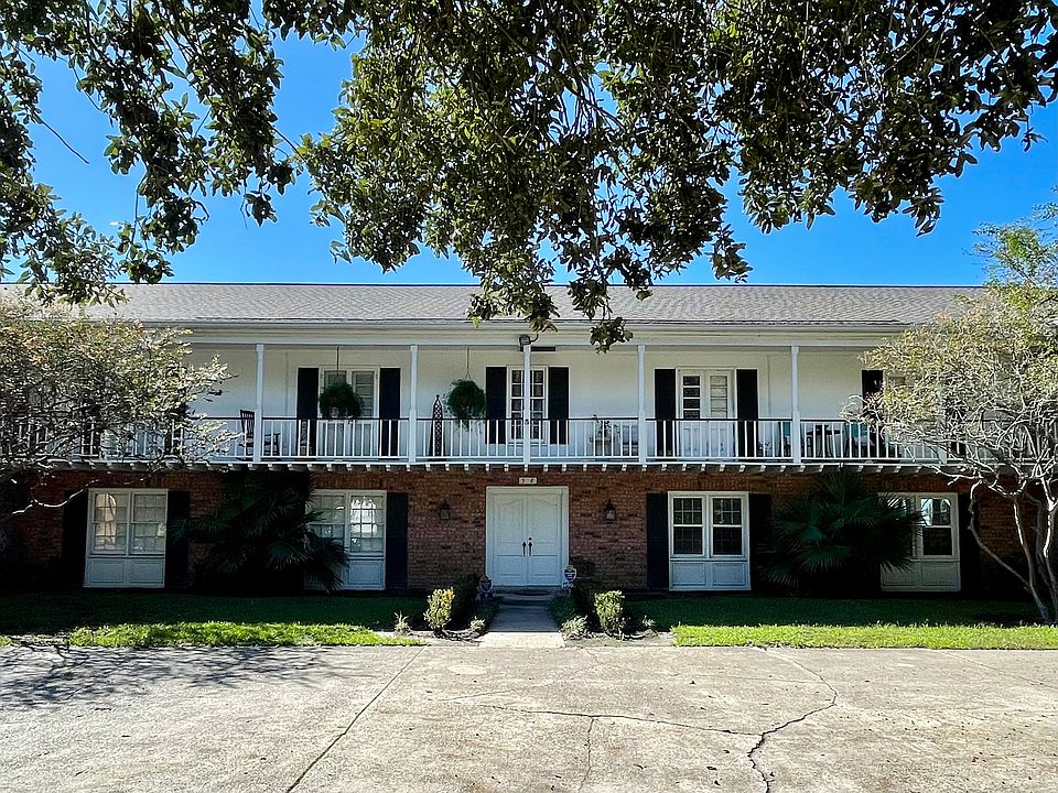 Front of Claycut Condominiums