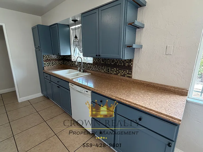 1836 W School Ave — Photo 7