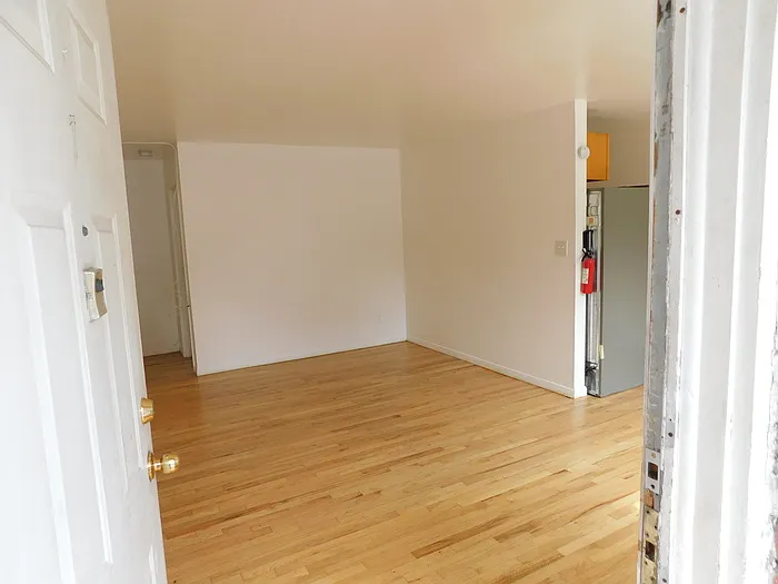 1 bed, 1.0 bath, 600 sqft, $1,595 — Photo 3