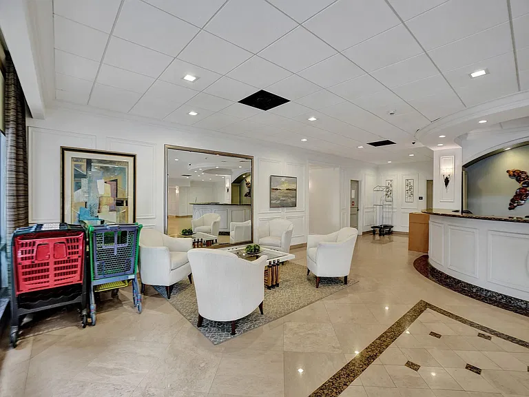 2121 N Ocean Blvd — Photo 22