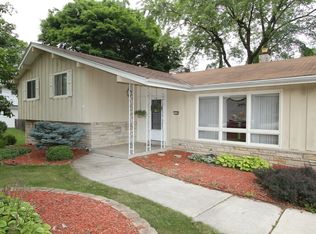 11726 W Center St, Wauwatosa, WI 53222