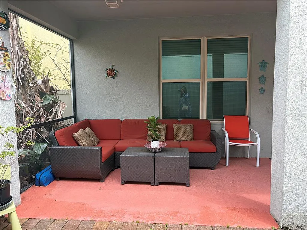 3 bed, 2.5 bath, 1984 sqft, $4,000 — Photo 3
