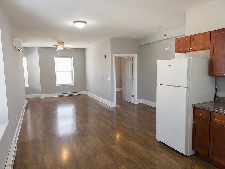 113 N Hickory St #B — Photo 5