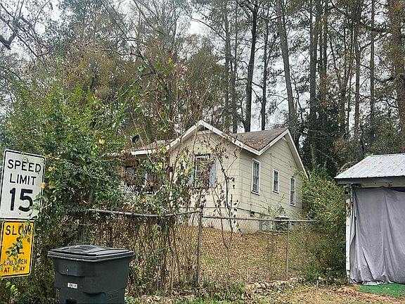 2nd image of 237 3rd Ave NW