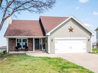 815 Porter Ridge Rd, Kearney, MO 64060