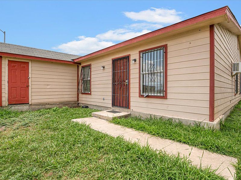 1st image of 5846 Elm Valley Dr APT 1
