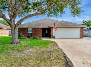 206 Sparrow Ln, Victoria, TX 77905