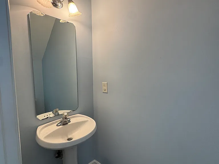 413 Hamlet Park Dr — Photo 17