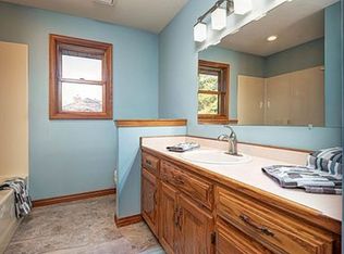 522 E McArthur Dr, Springfield, MO 65810