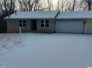 5210 W Vale Ct, Peoria, IL 61607