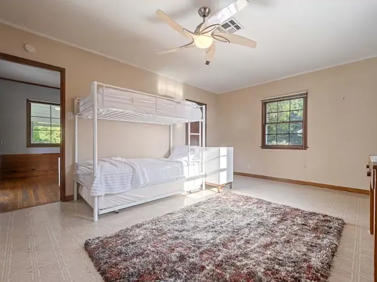 12642 Otsego St — Photo 5