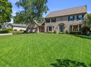 12154 W Black Oak Dr, Greenfield, WI 53228