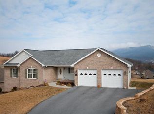 1575 Marigold Cir, Harrisonburg, VA 22801