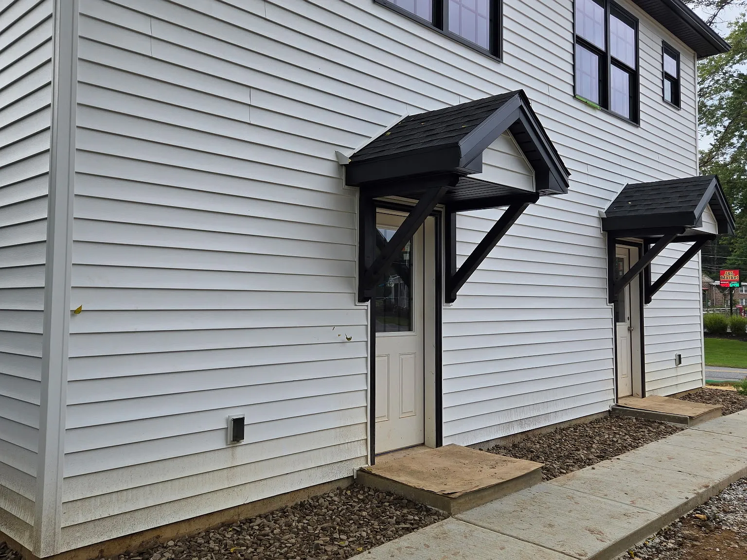 3 bed, 2.5 bath, 1600 sqft, $2,300 — Photo 2