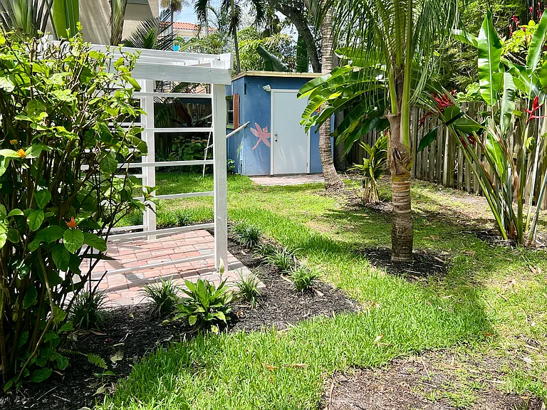 804 SW 9th Ter — Photo 16