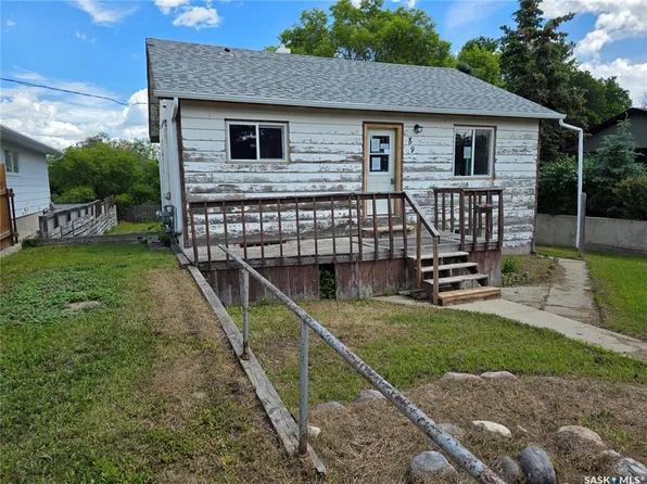 89 8th AVENUE NE, Swift Current, SK S9H 2P2