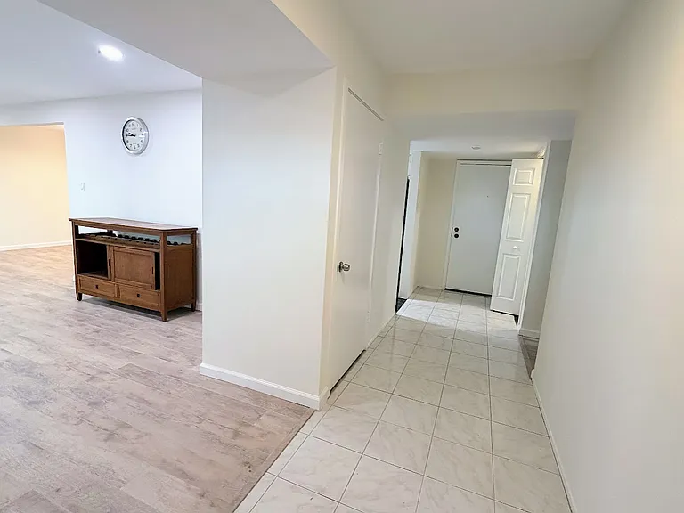 7101 Admiralty Ln — Photo 8