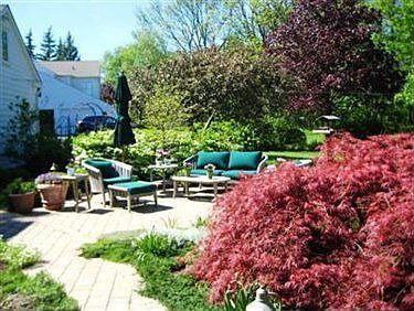 FABULOUS BACKYARD LANDSCAPING