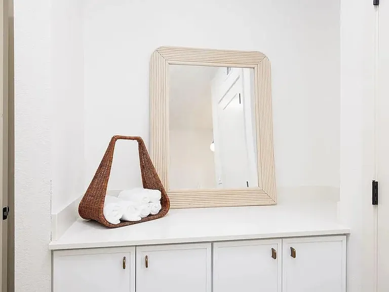 2442 E Claire Dr #4 — Photo 6