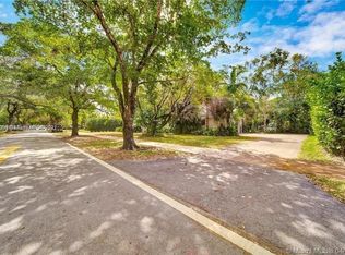 916 Milan Ave, Coral Gables, FL 33134