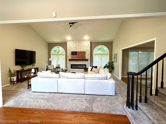 4th image of 49022 Plum Tree Ct