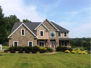 9 Walnut Trl, Newton, NJ 07860