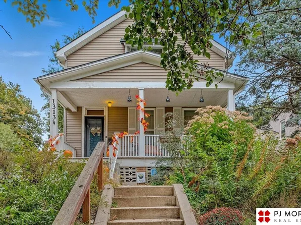 1313 S 33rd St, Omaha, NE 68105