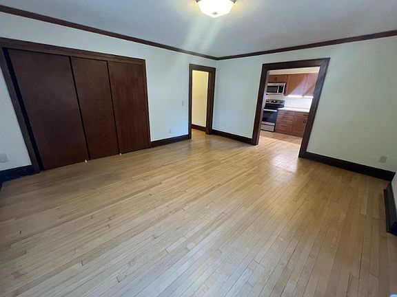 4th image of 615 E Gorham St S #4