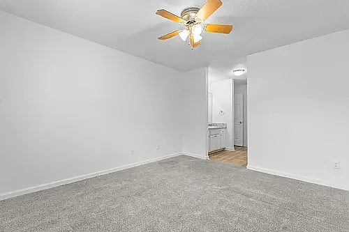 Skyside Landing Apartments — Photo 18