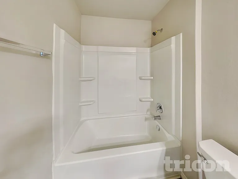 1876 Heather Glen Dr — Photo 14