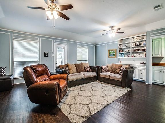 2nd image of 2204 Blue Cypress Dr