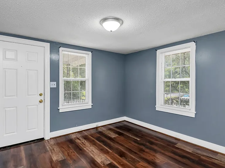 1330 Kingston Rd — Photo 23