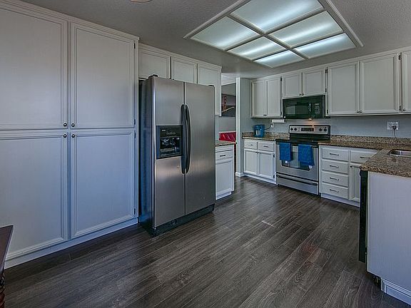 4th image of 341 1st Ave S