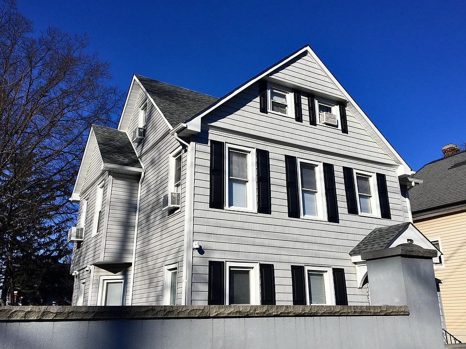 1st image of 656 Jewett Ave APT 2