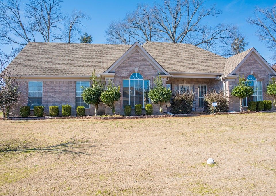 1st image of 65 Country Brook Dr
