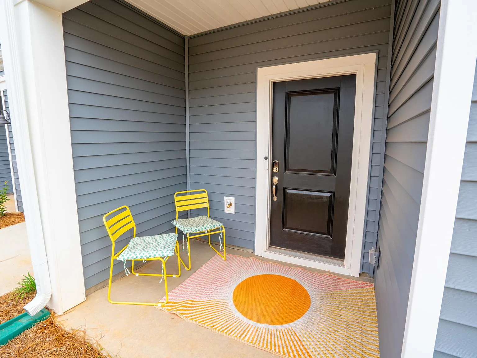 3 bed, 2.5 bath, 1622 sqft, $2,400 — Photo 2