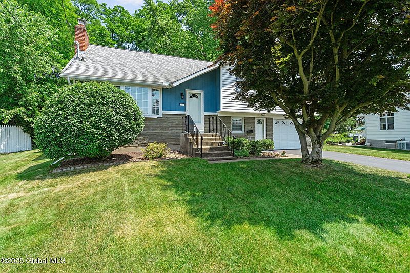 2nd image of 257 Mercer Avenue