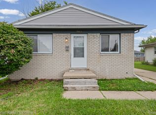 19861 Vermander Ave, Clinton Township, MI 48035